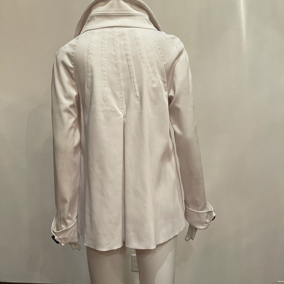Zara Women’s White Jacket - Picture 3 of 3